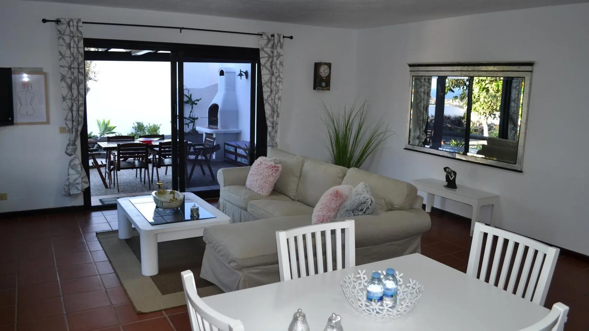 Habitaciones Dona Cris Puerto del Carmen  Maison d'hôtes Puerto del Carmen (Lanzarote)