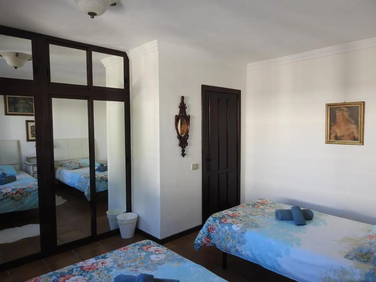 Habitaciones Dona Cris 卡门港 招待所