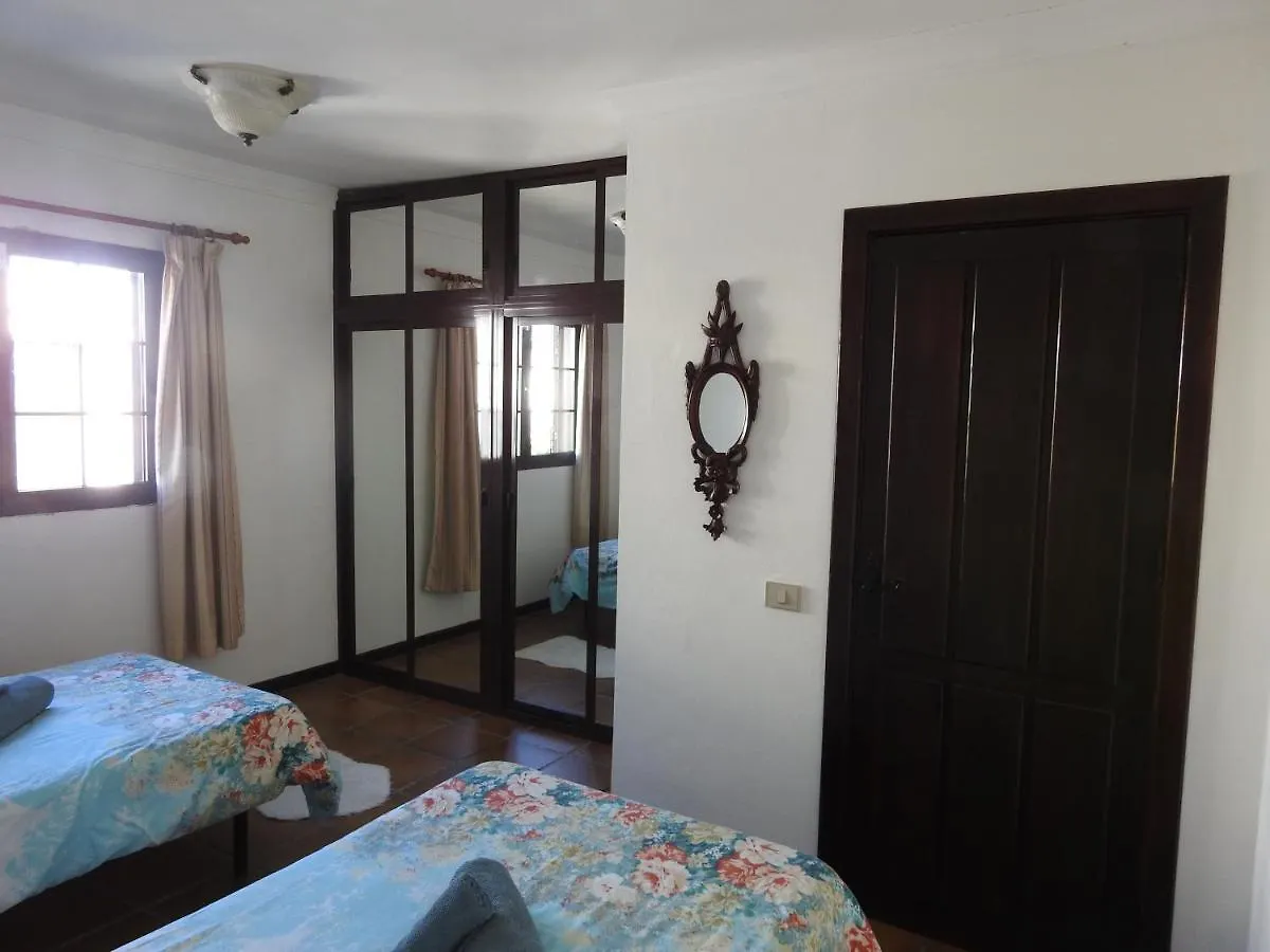 Habitaciones Dona Cris 卡门港